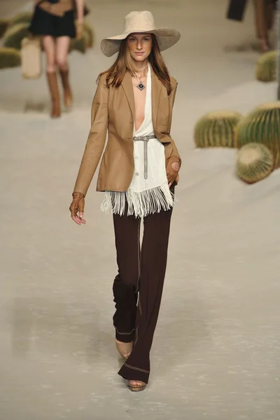 Look 34